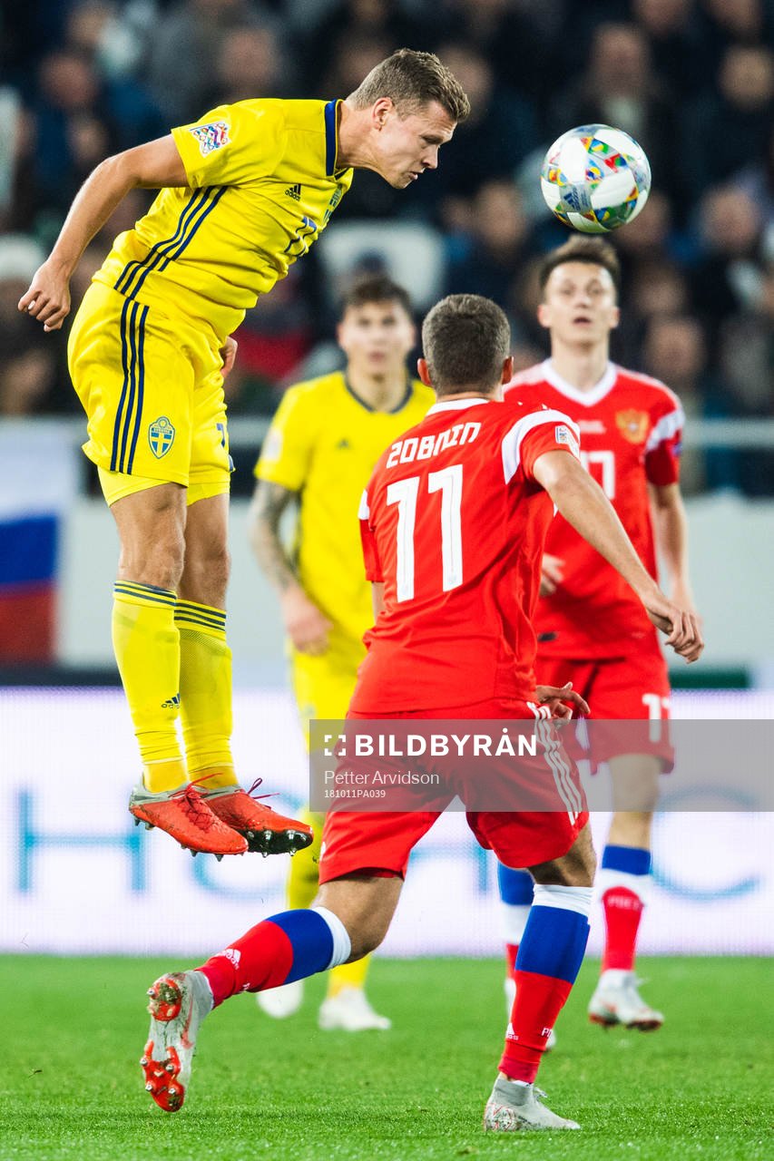 Viktor Claesson with a header