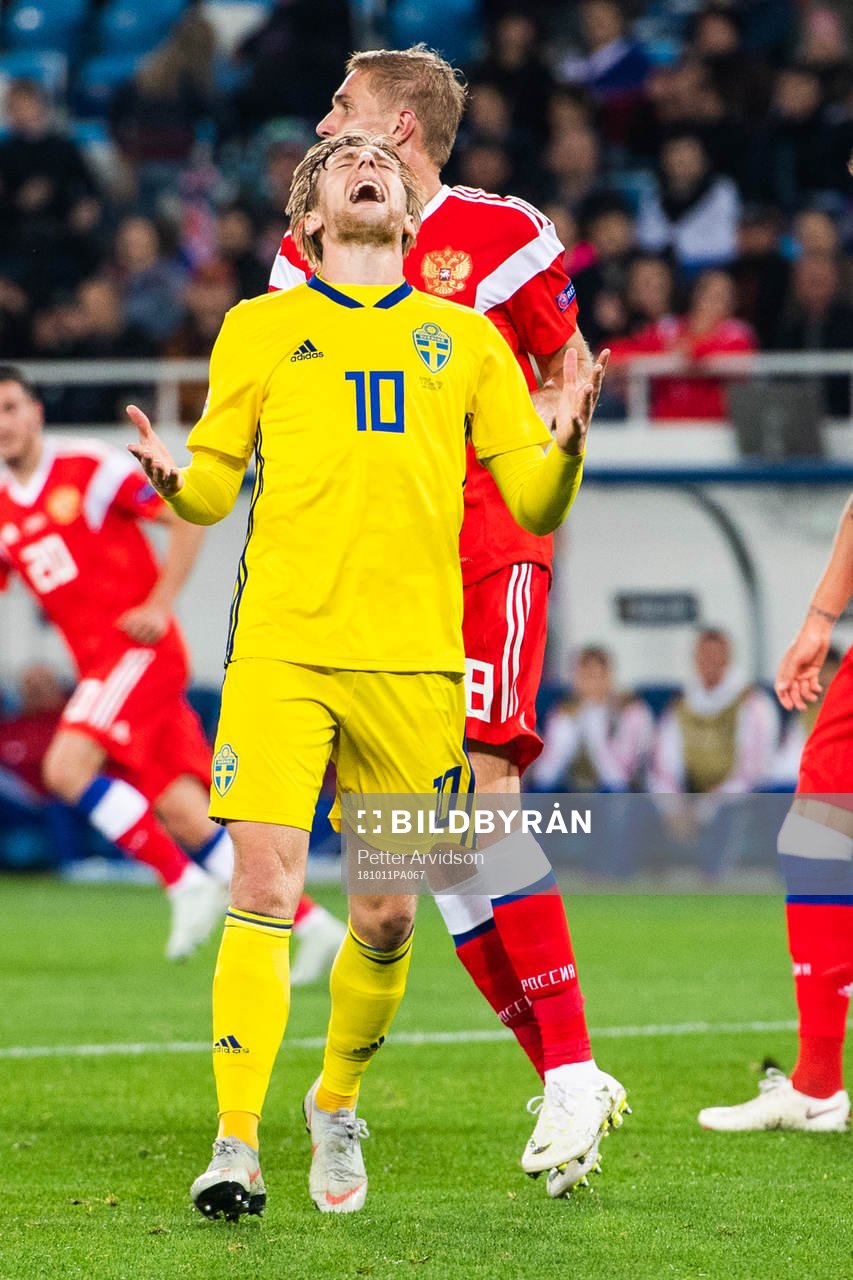Emil Forsberg of Sweden reacts