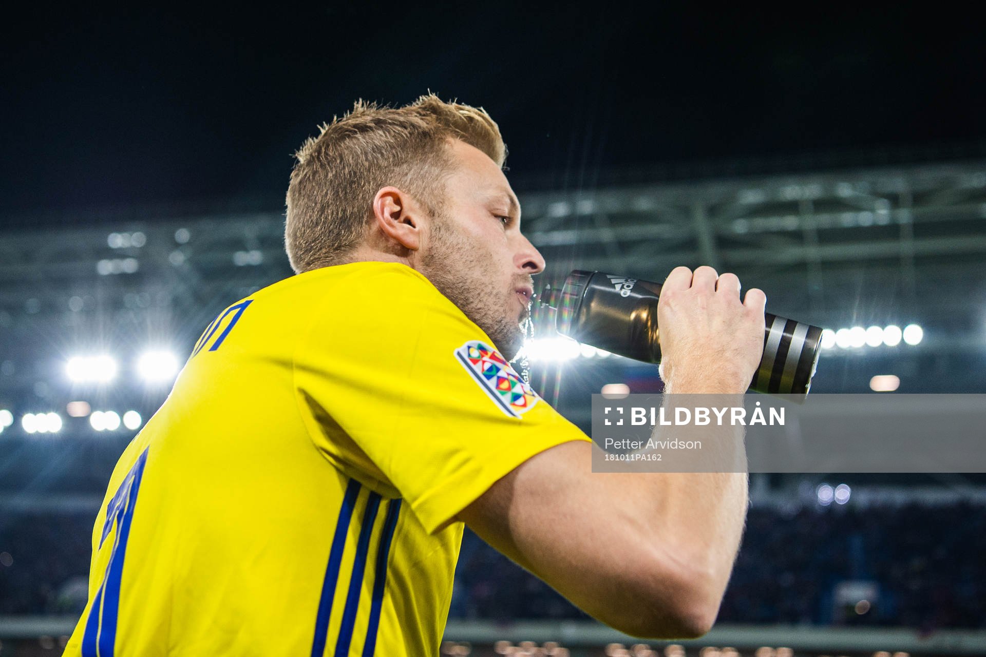 Sebastian Larsson drinks