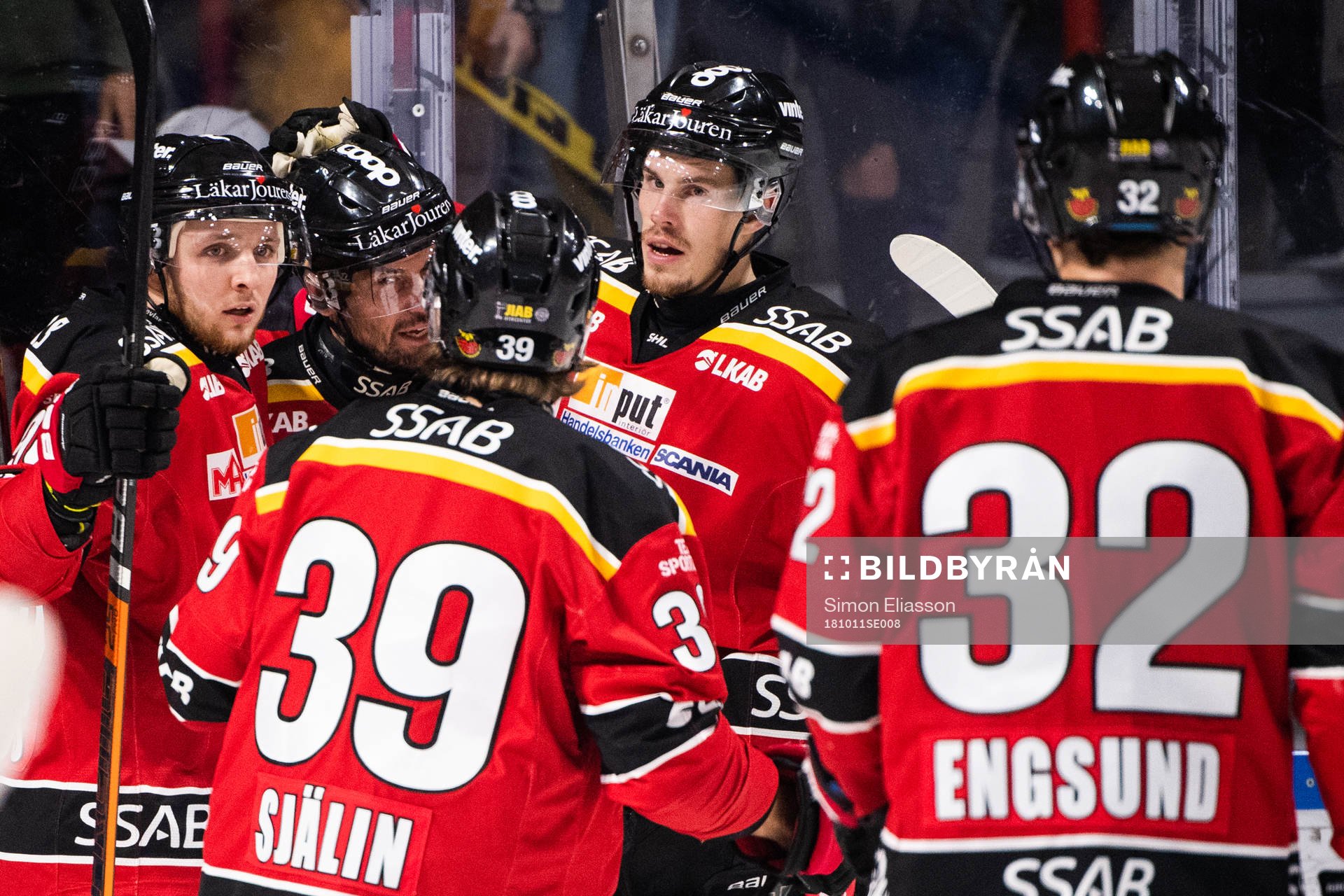 Luleås Robin Kovacs och Niklas Olausson jublar