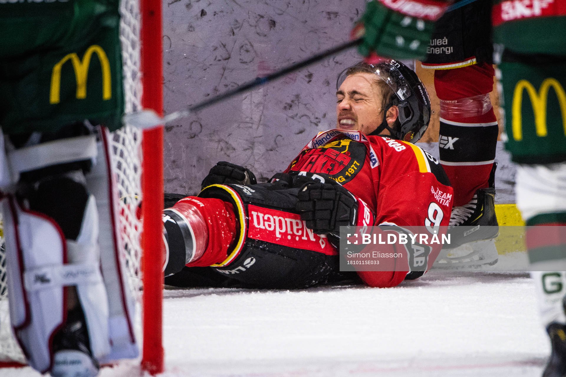 Luleås Johan Forsberg grinar illa