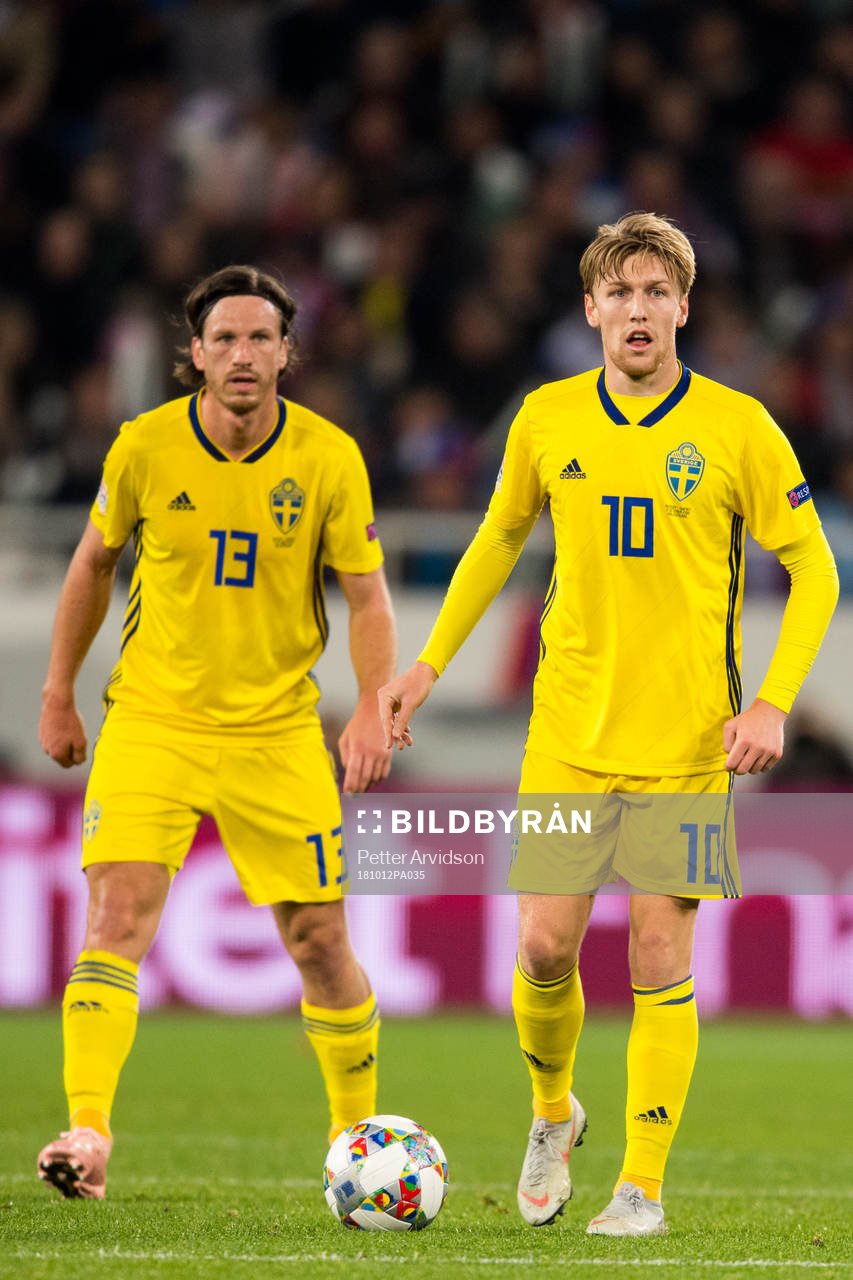 Gustav Svensson and Emil Forsberg of Sweden during the Nations League match between Russia and Sweden on October 12, 2018 in Kaliningrad.