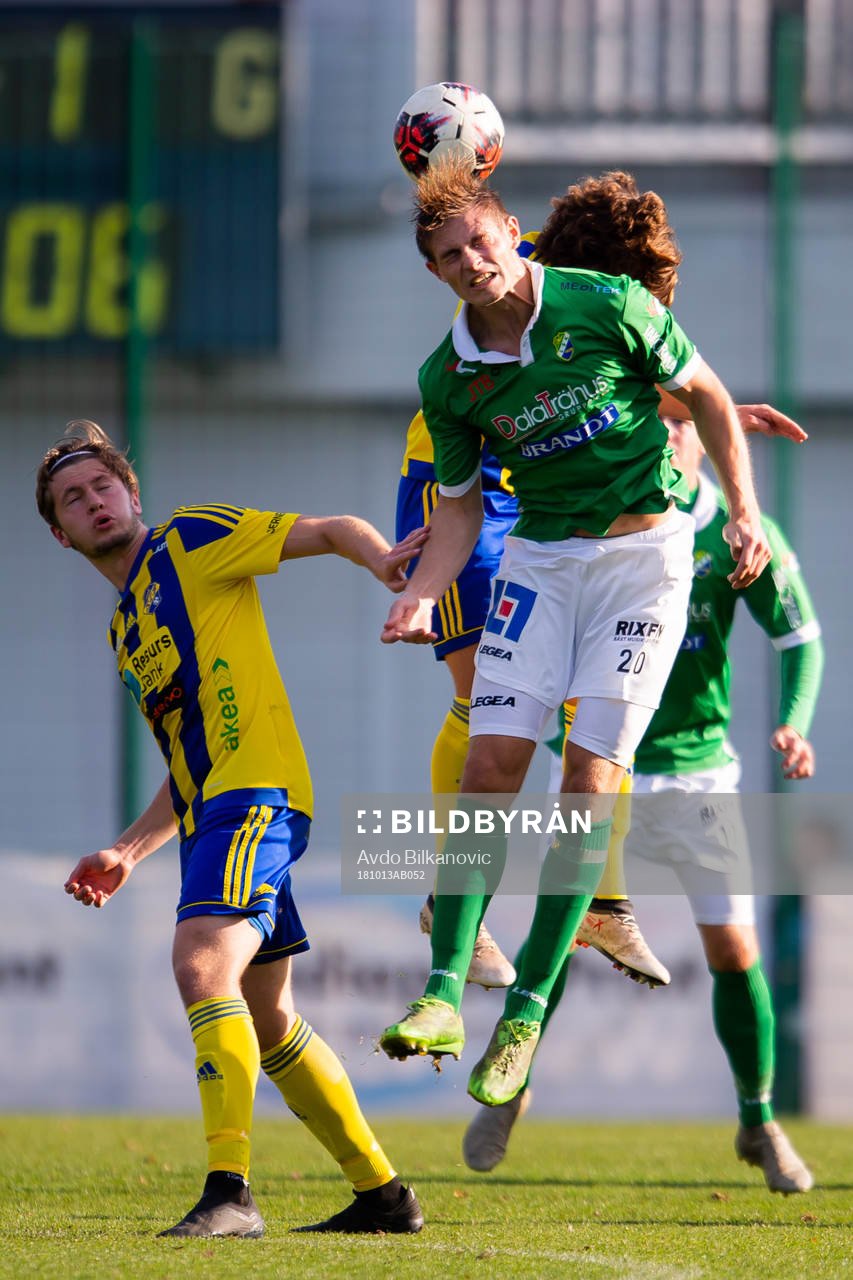 Ljungskiles Linus Dahl nickar