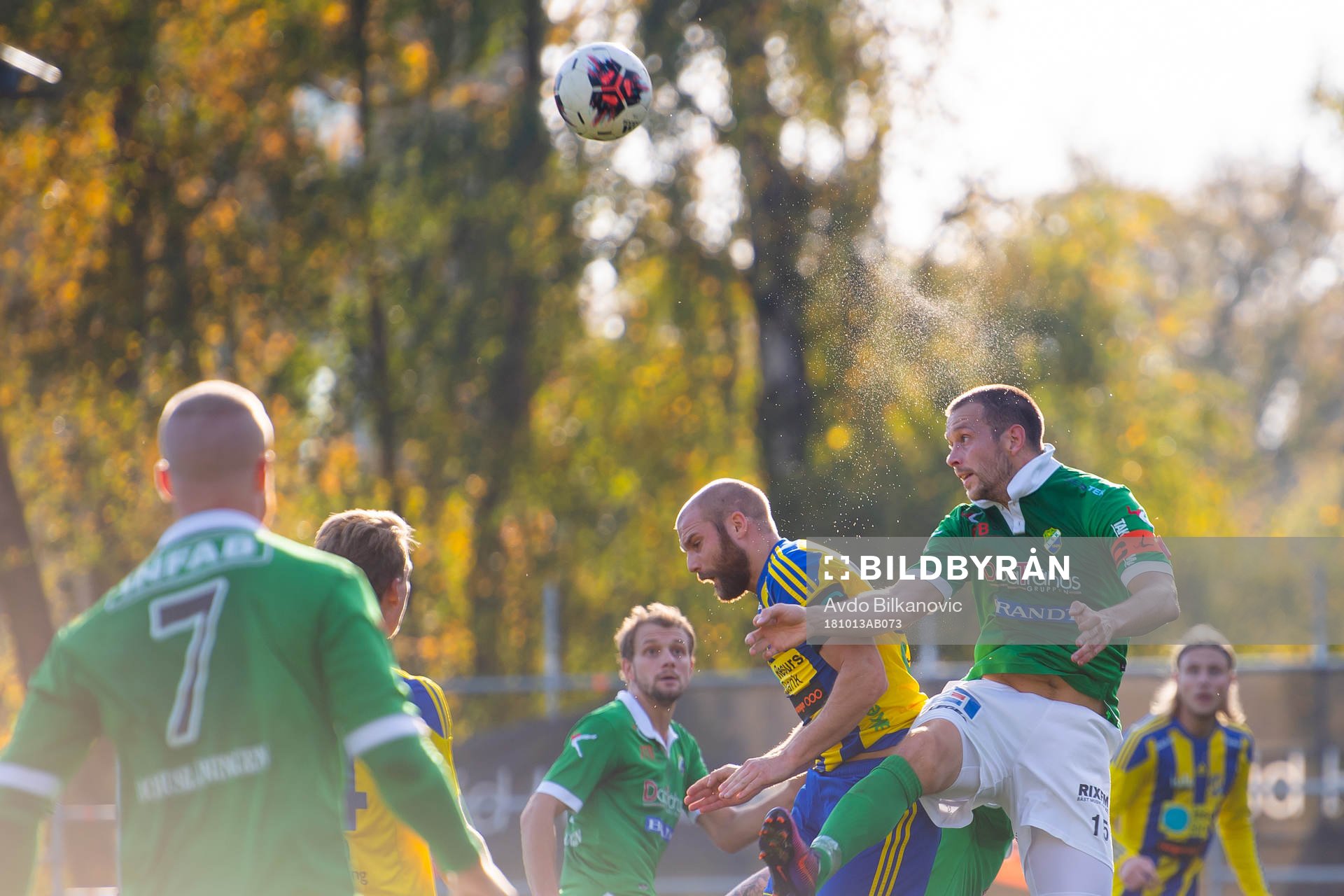 Ljungskiles Alexander Mellqvist nickar under fotbollsmatchen i Division 1 Södra mellan Eskilsminne och Ljungskile den 13 oktober 2018 i Helsingborg.