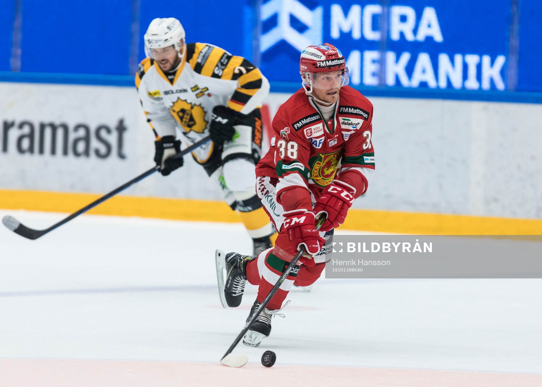 under ishockeymatchen i SHL mellan Mora och Skellefteå