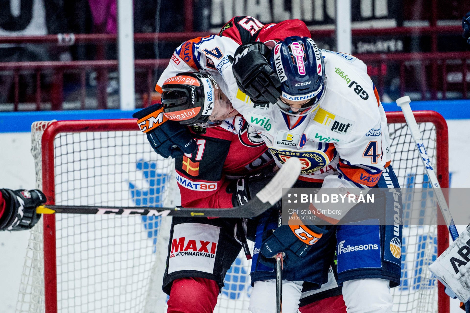 Malmö Redhawks Emil Sylvegård  och Växjös Peter