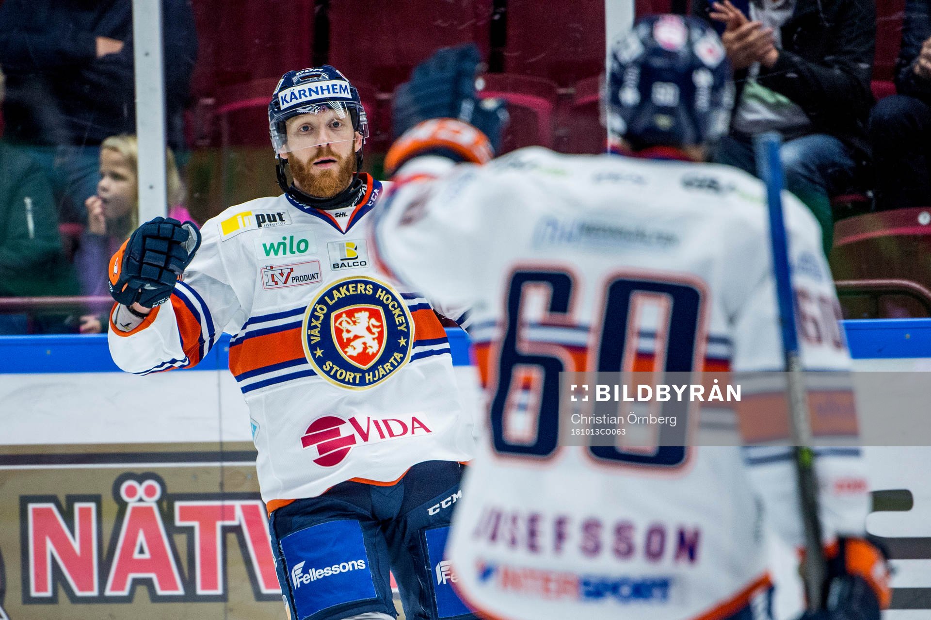 Växjös Liam Reddox och Erik Josefsson jublar
