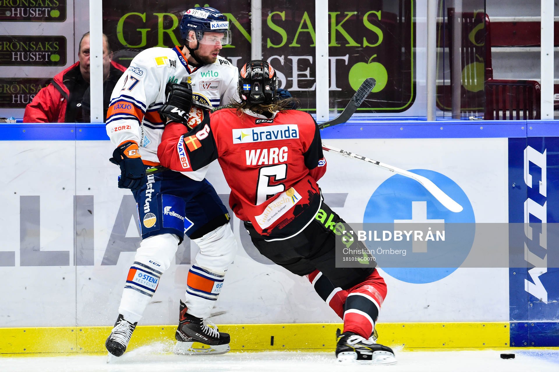 Växjös Martin Lundberg och Malmö Redhawks Stefan Warg