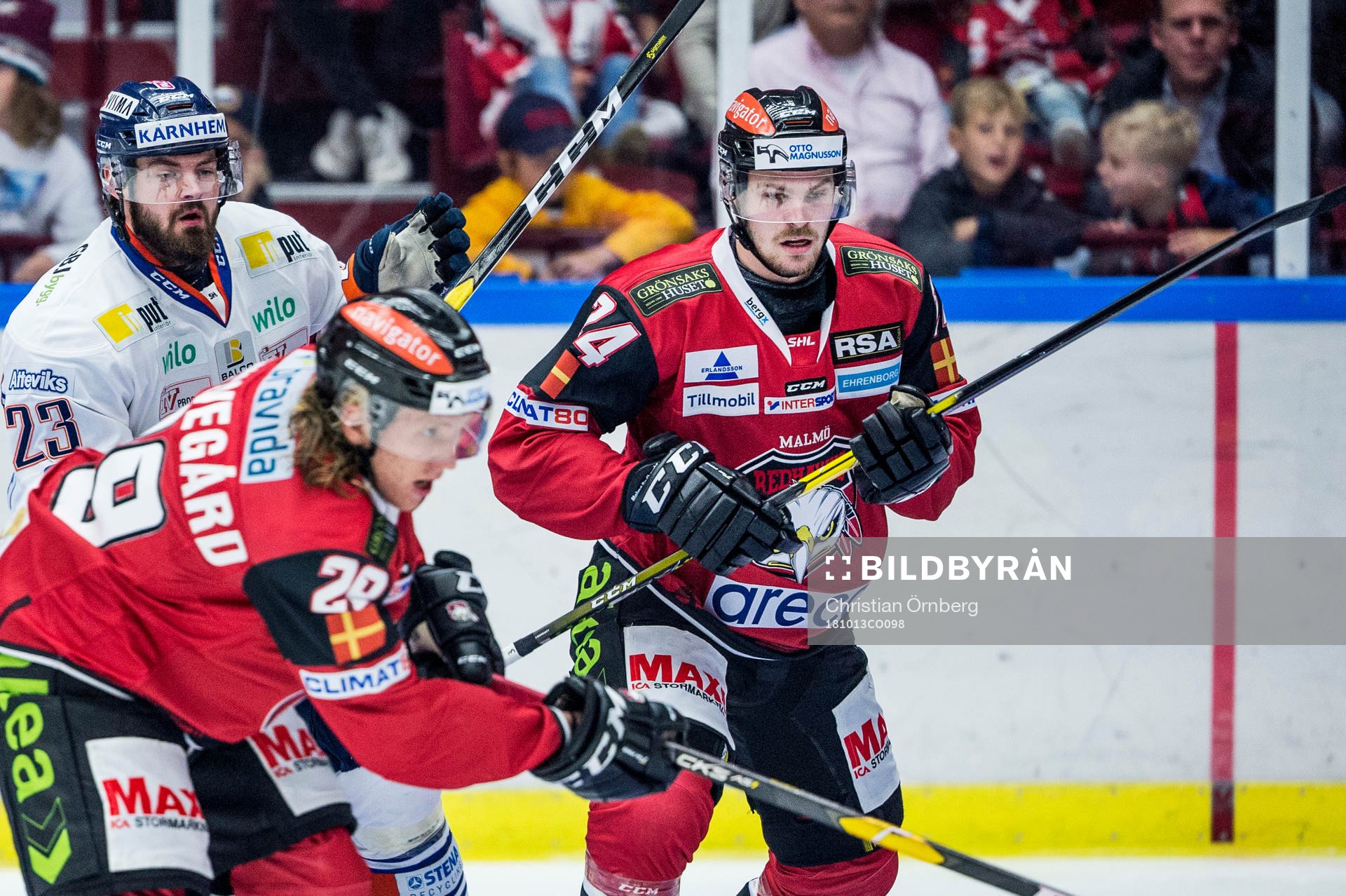 Malmö Redhawks Marcus Sylvegård och Emil Molin mot