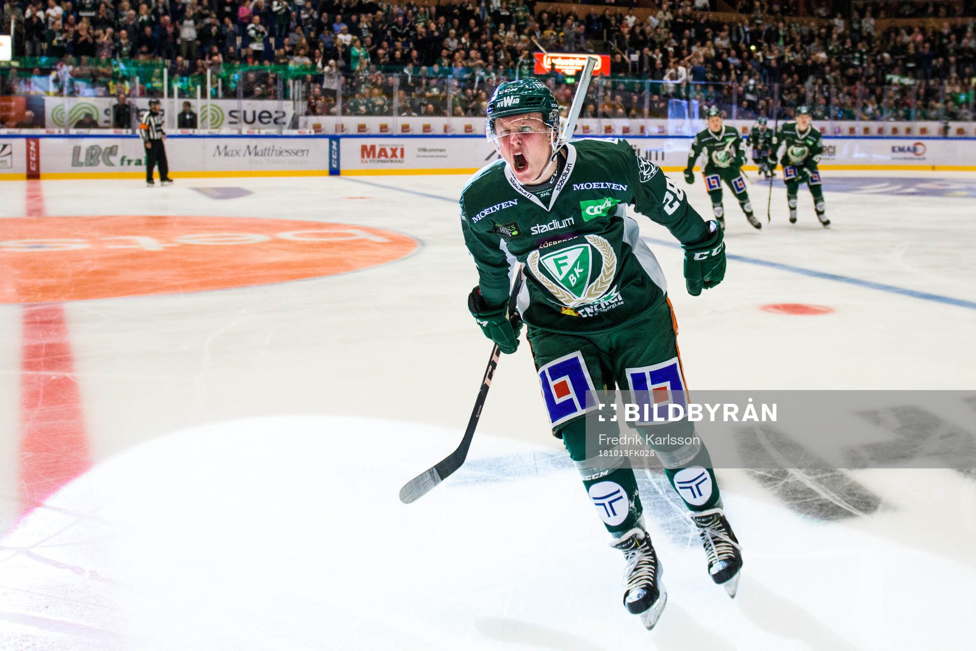 Färjestads Fabian Zetterlund jublar