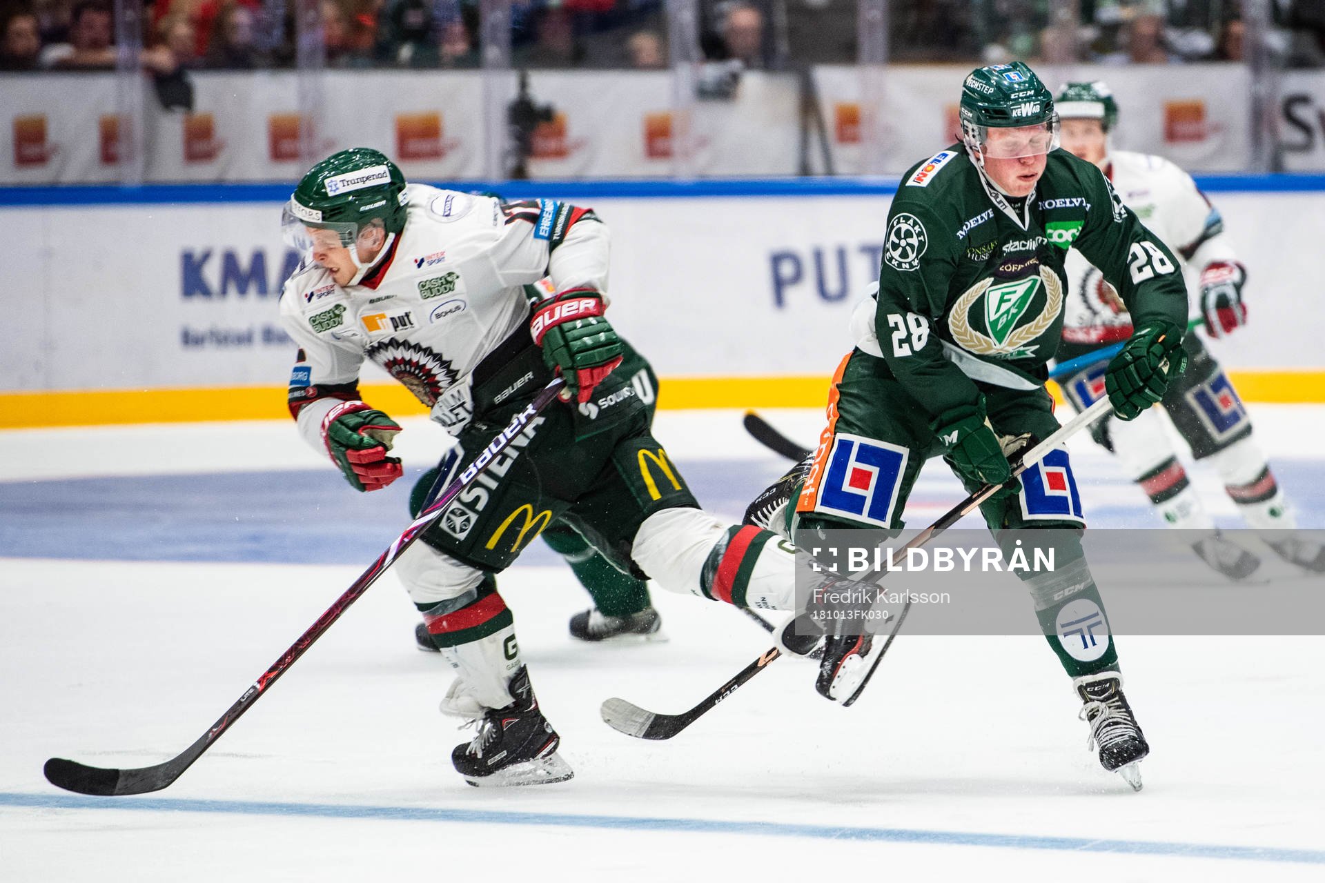 Frölundas Max Friberg och Färjestads Fabian Zetterlund