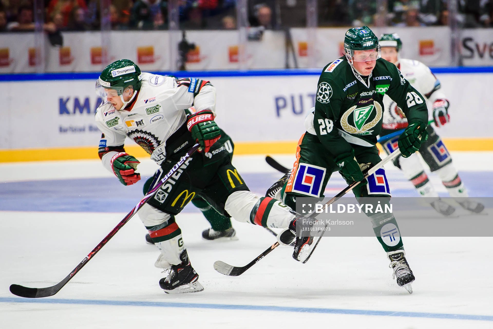 Frölundas Max Friberg och Färjestads Fabian Zetterlund
