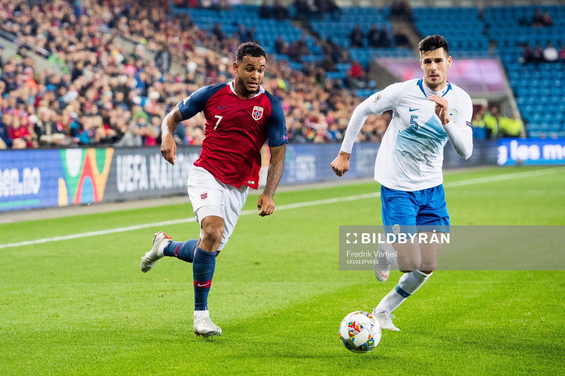 Joshua King of Norway and Nemanja Mitrovic of Slovenia