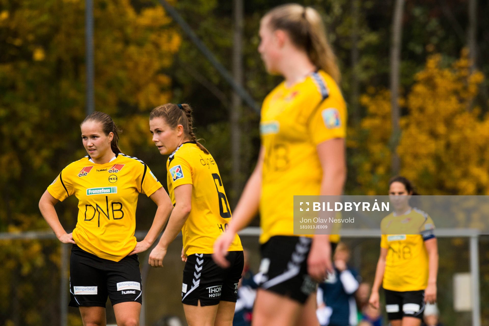 Emilie Haavi and Guro Reiten of LSK Kvinner look dejected