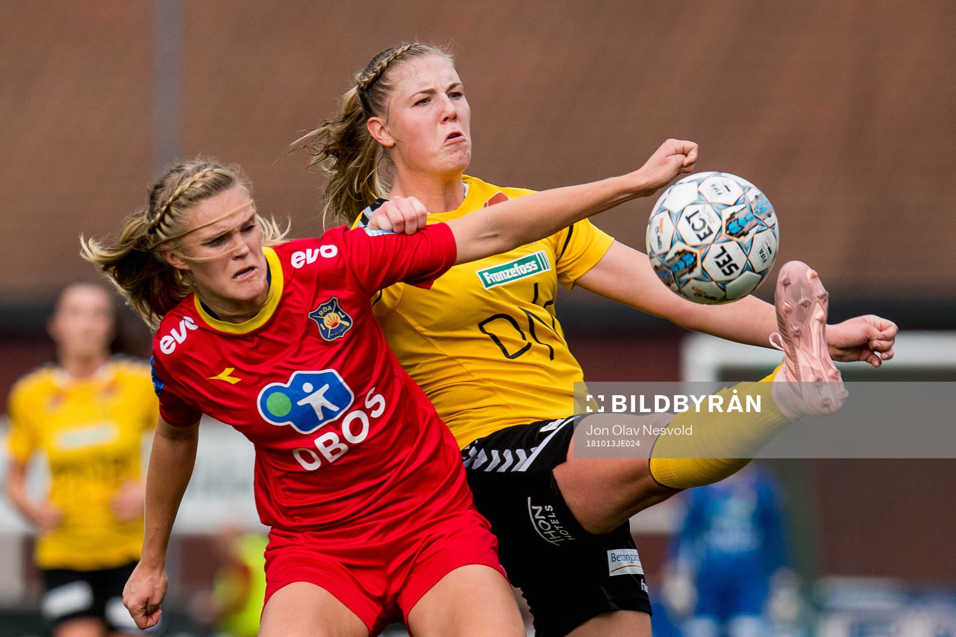 Kristine Leine of Røa and Sophie Roman Haug of LSK Kvinner