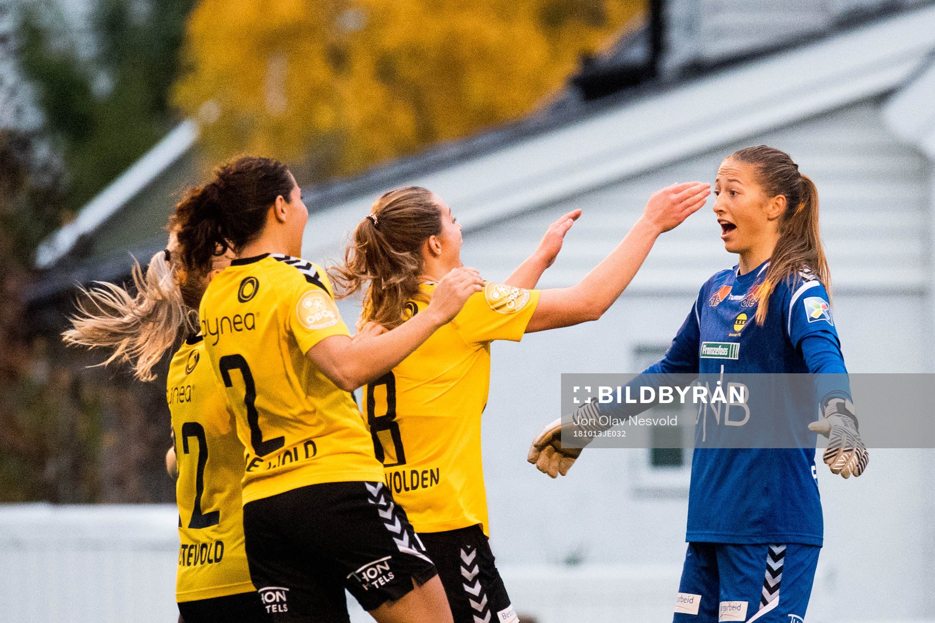 Goalkeeper Cecilie Fiskerstrand of LSK Kvinner celebrates with her teammates after the penalty shoot-out during the cup match between Røa and LSK Kvinner on October 13, 2018 in Oslo.
