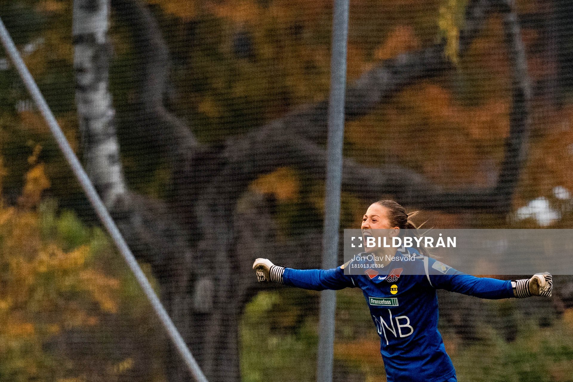 Goalkeeper Cecilie Fiskerstrand of LSK Kvinner celebrates after saving a penalty in the penalty shoot-out during the cup match between Røa and LSK Kvinner on October 13, 2018 in Oslo.