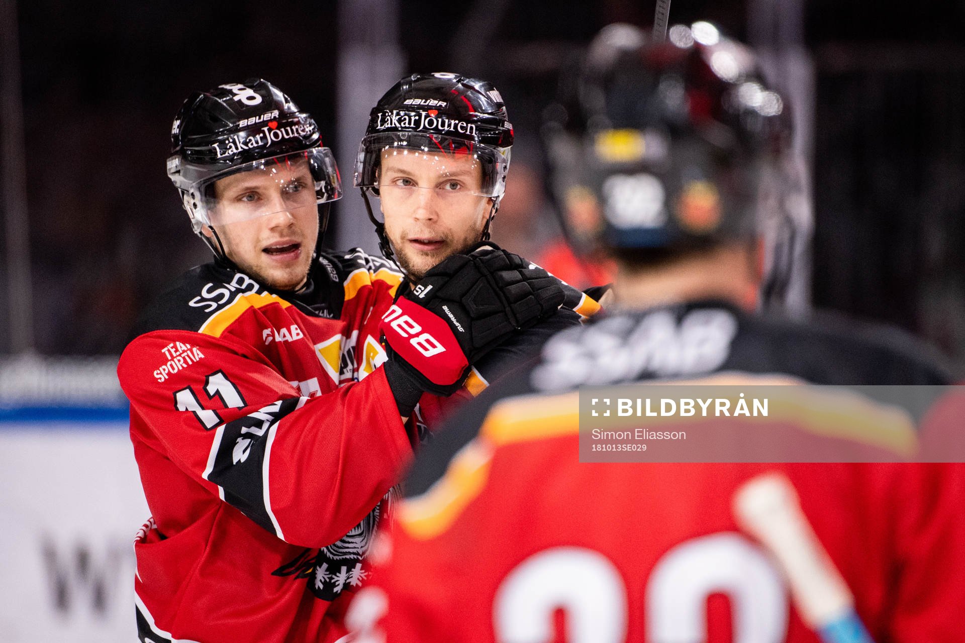 Luleås Petter Emanuelsson och Johan Harju jublar