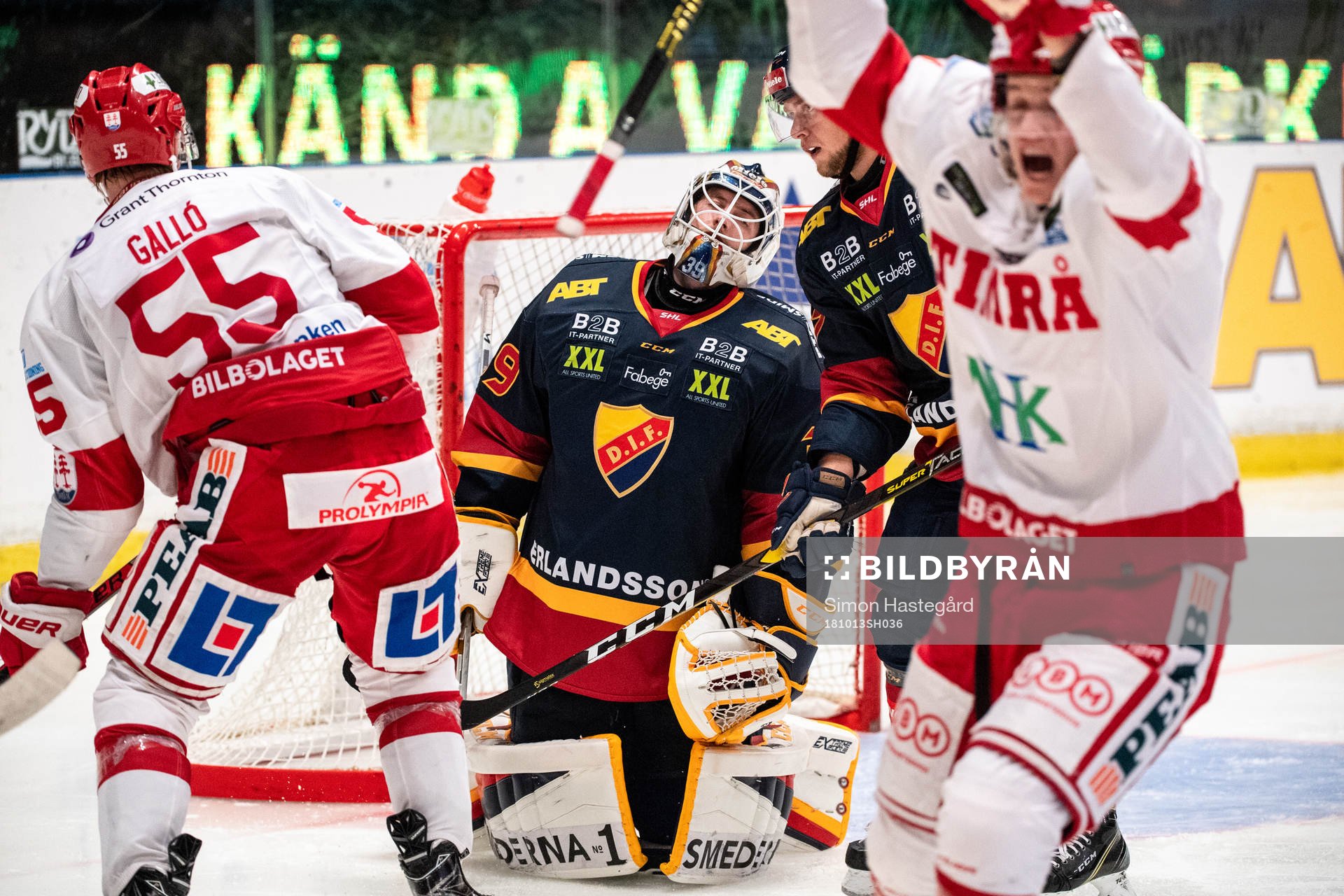 Djurgårdens målvakt Adam Reideborn deppar