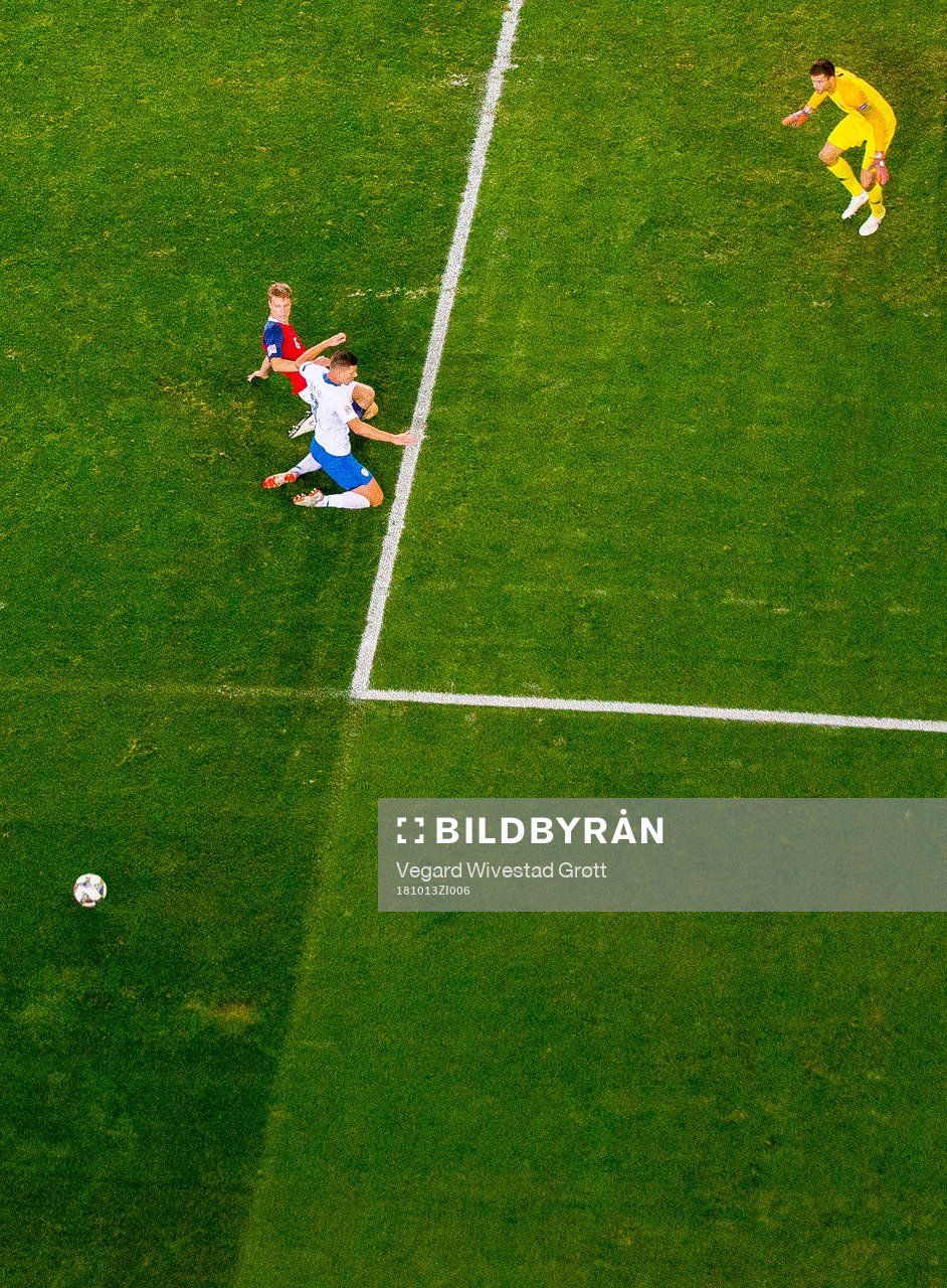 Sigurd Rosted and goalkeeper Rune Almenning Jarstein of