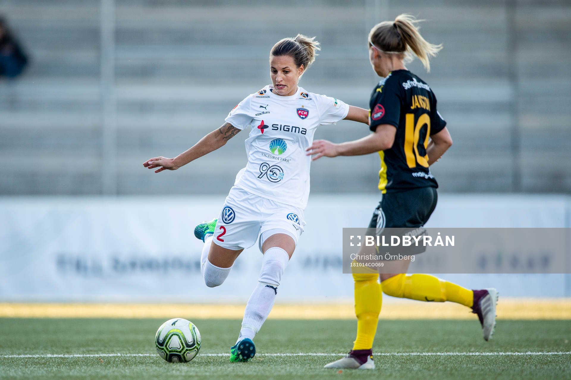 Rosengårds Nathalie Björn mot Hammarbys Emma Jansson