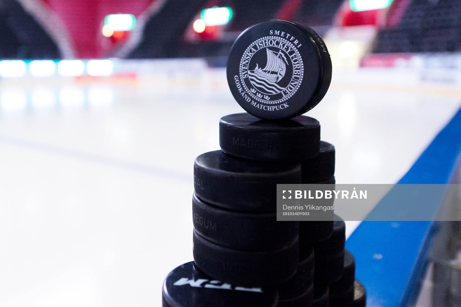 Matchpuckar innan ishockeymatchen i Hockeyallsvenskan