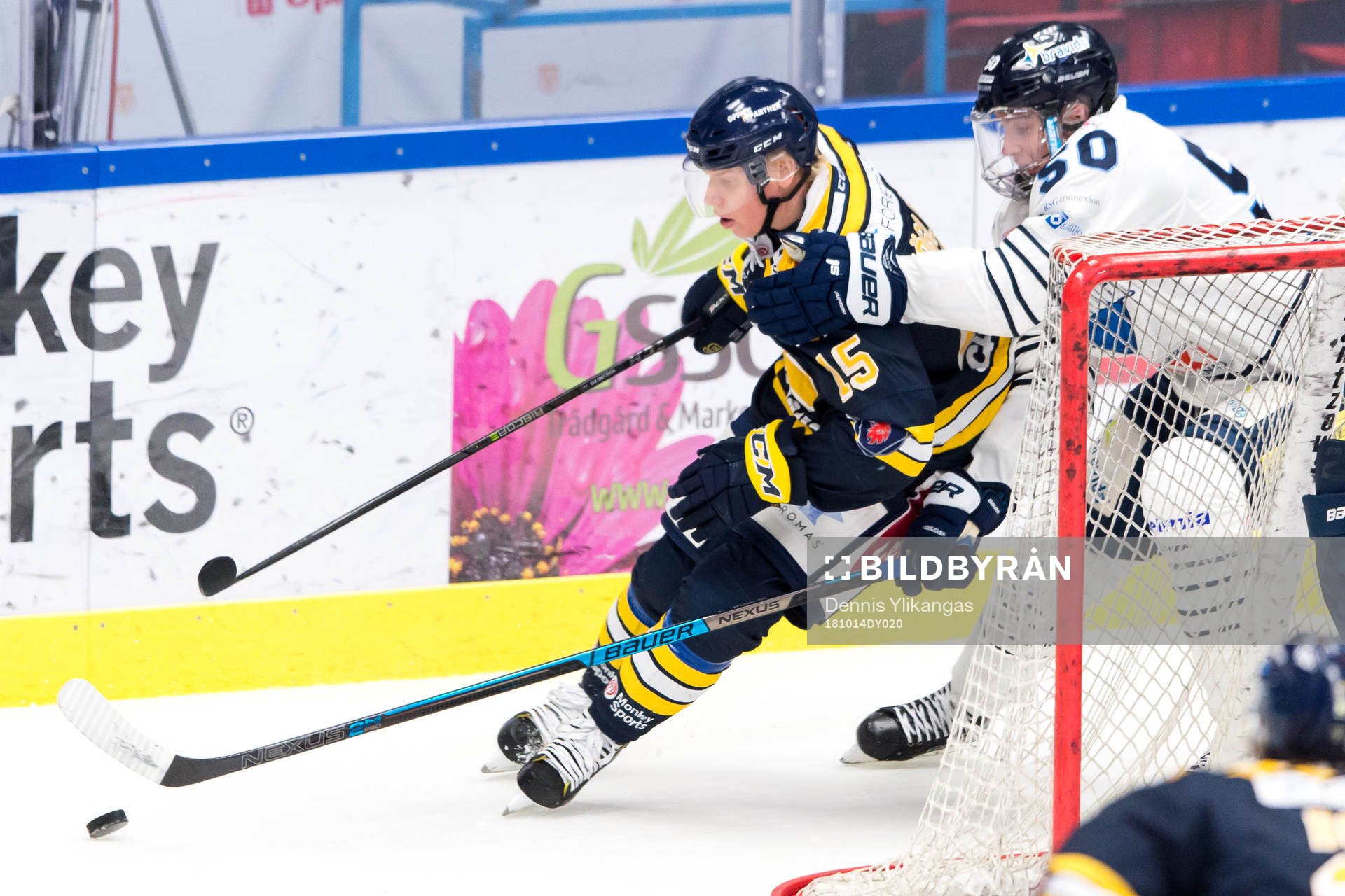 Södertäljes Sebastian Höglund och Karlskogas Viktor Lang