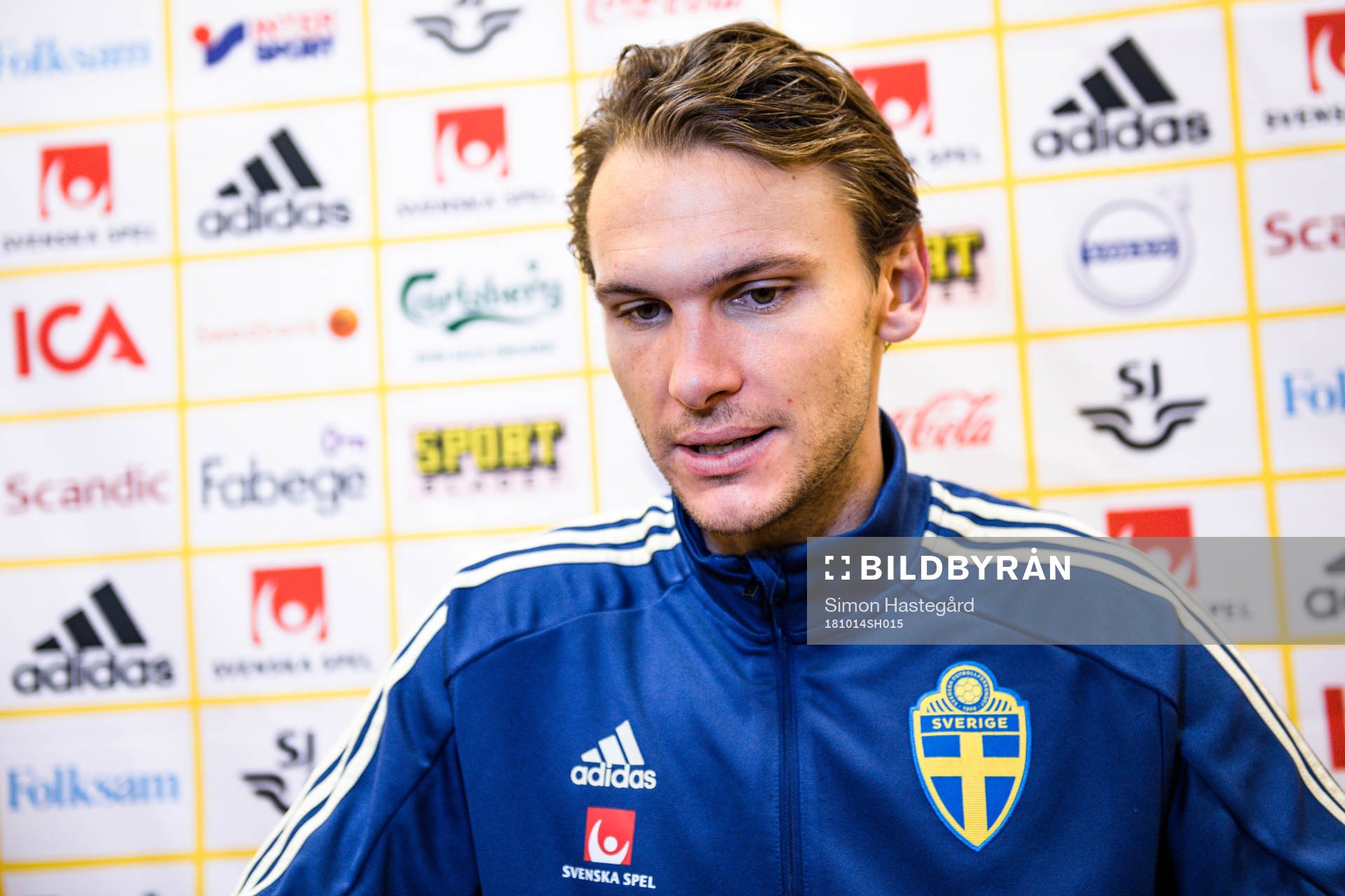 Albin Ekdal i mixed zone