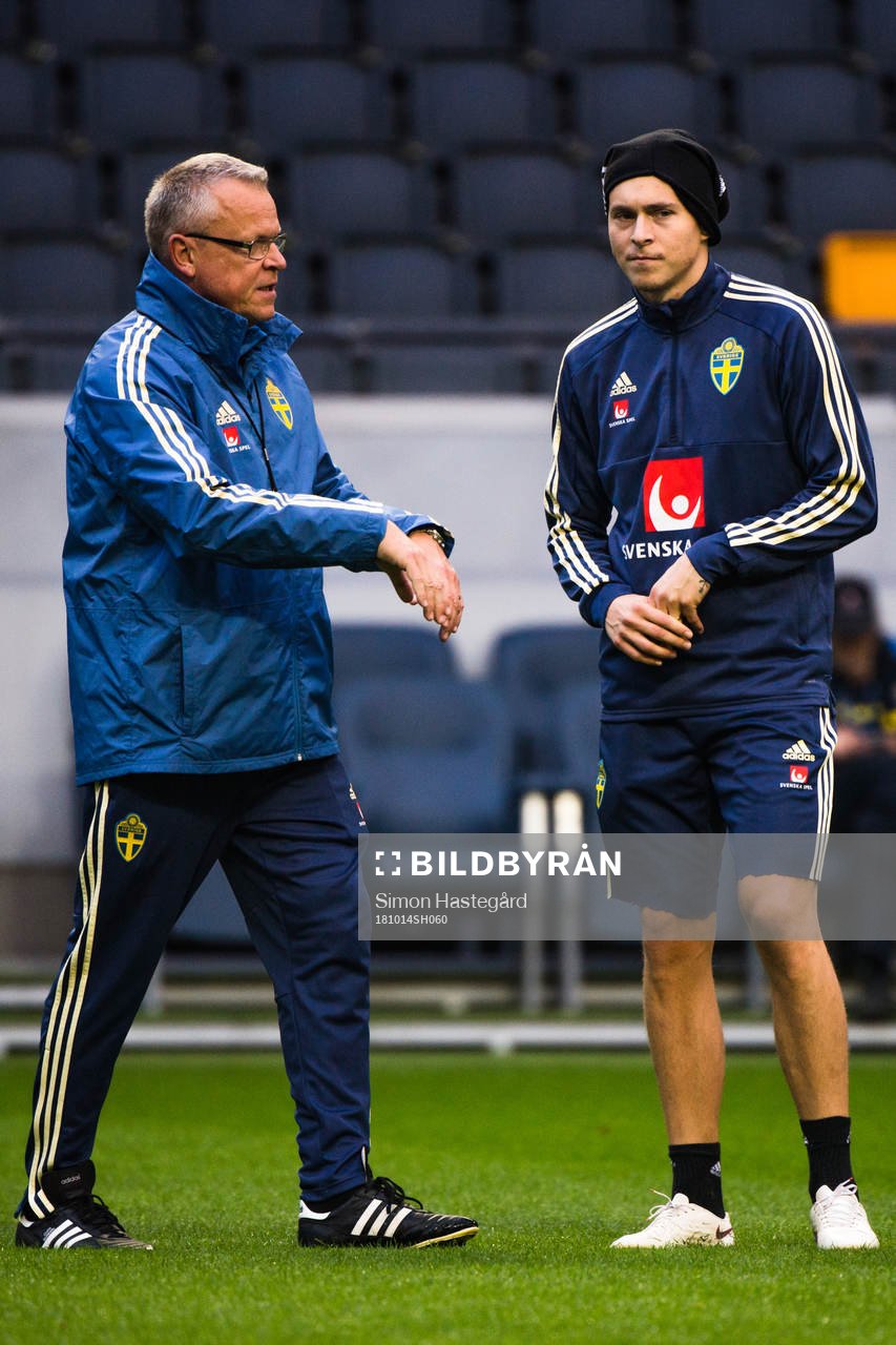 Förbundskapten Janne Andersson och Victor Nilsson Lindelöf