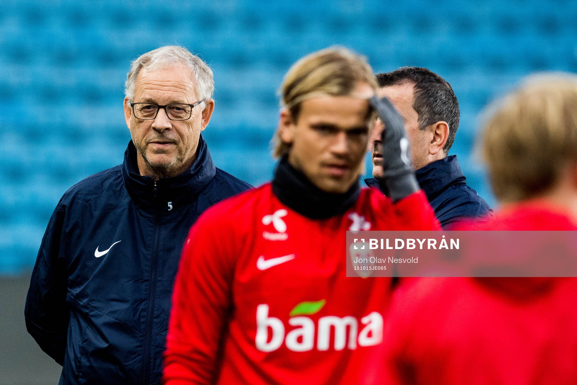 Lars Lagerbäck, head coach of Norway, and Iver Fossum of