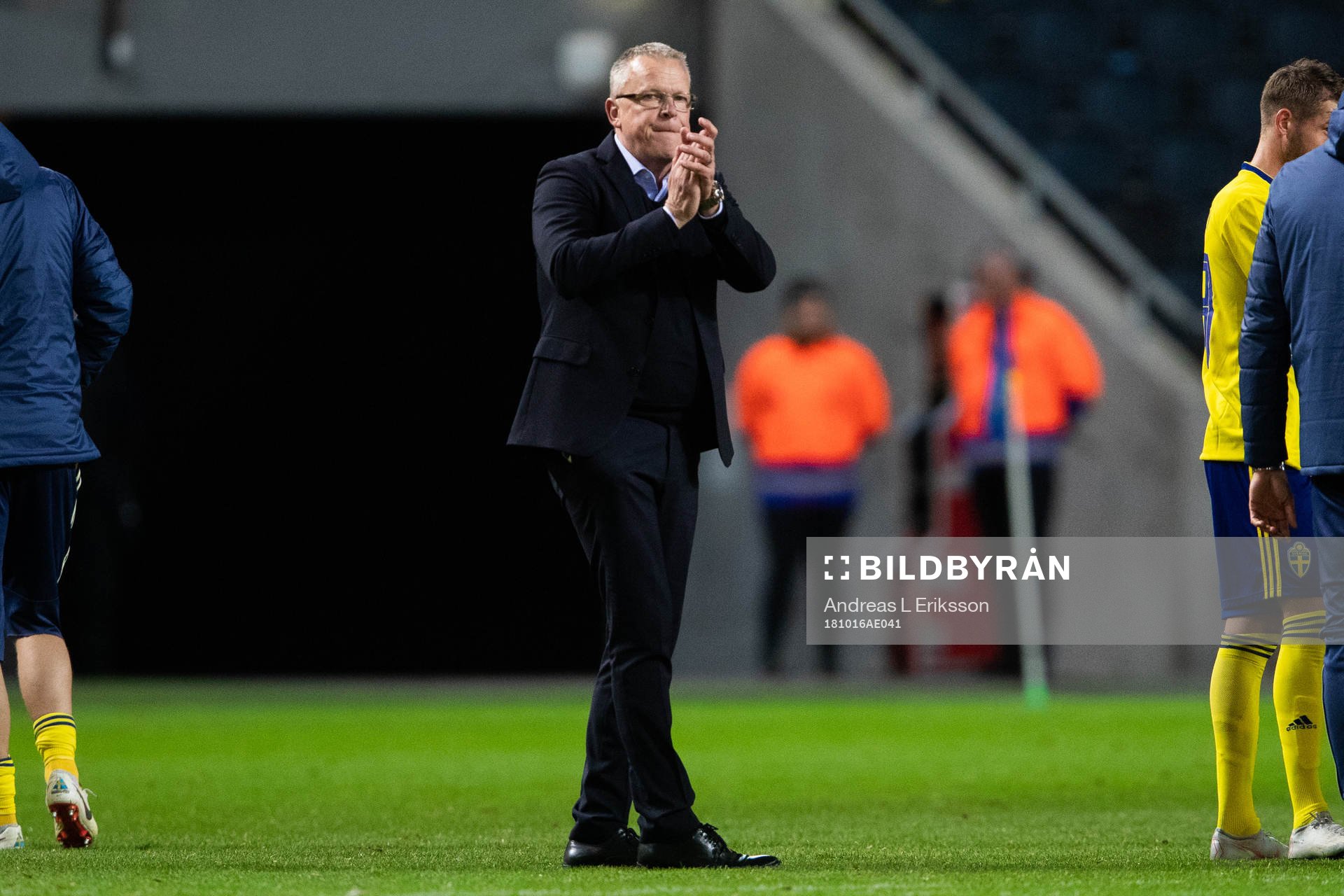 Head coach Janne Andersson of Sweden looks dejected