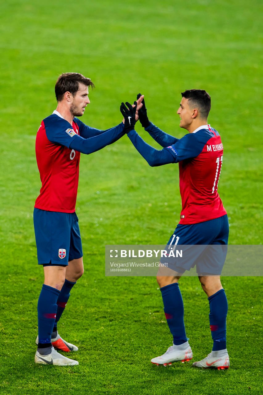 Mohamed Elyounoussi of Norway celebrates with his teammate