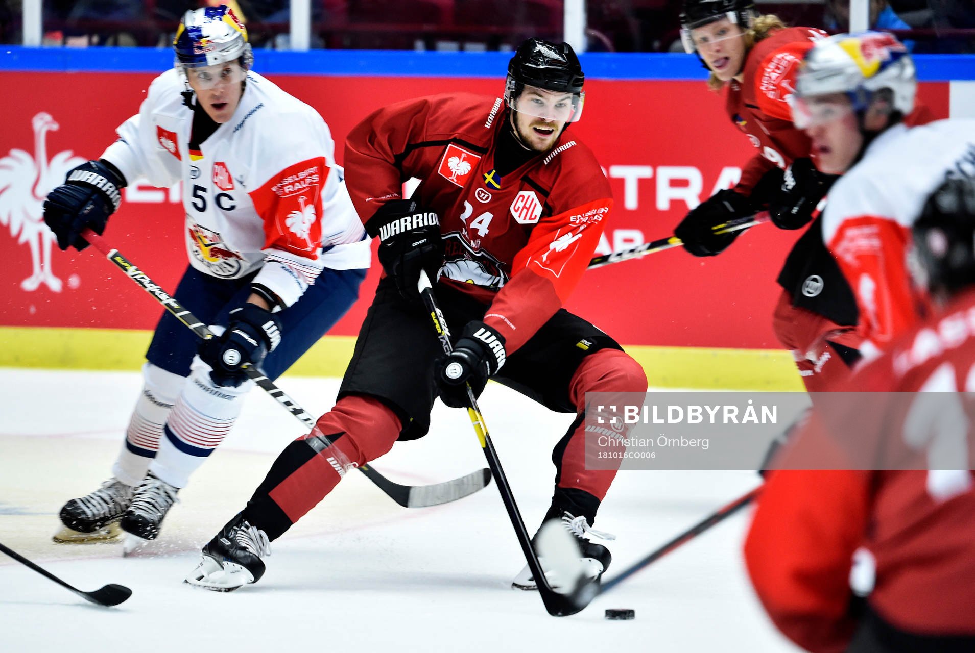 Jason Jaffray of RB Munich and Emil Molin of Malmö Redhawks