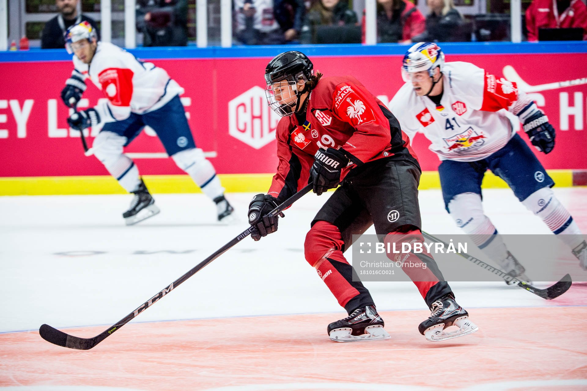 Helge Grans of Malmö Redhawks and Jakob Mayenschein of RB