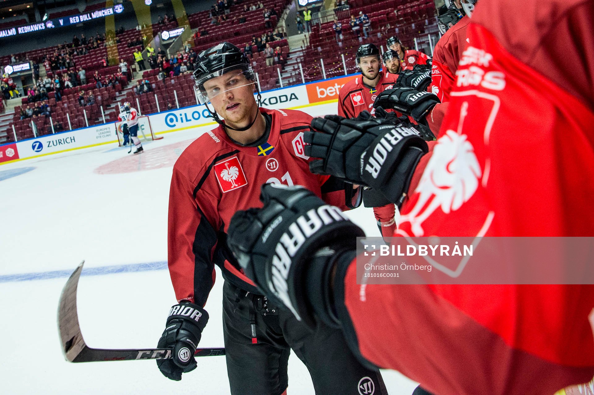 Max Görtz of Malmö Redhawks celebrates 2-1