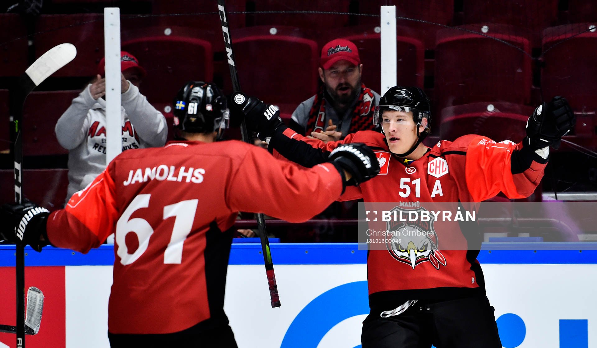 Martin Janolhs and Emil Sylvegård of Malmö Redhawks