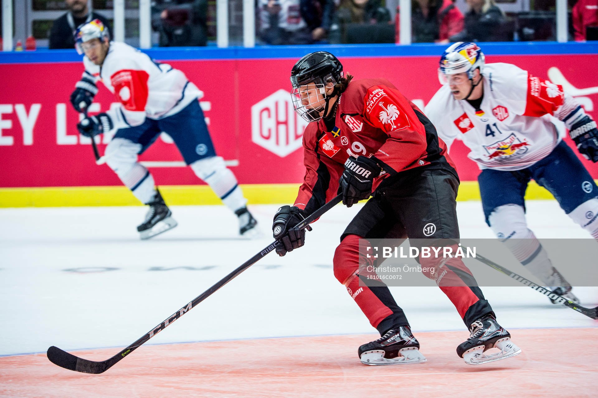 Helge Grans of Malmö Redhawks and Jakob Mayenschein of RB