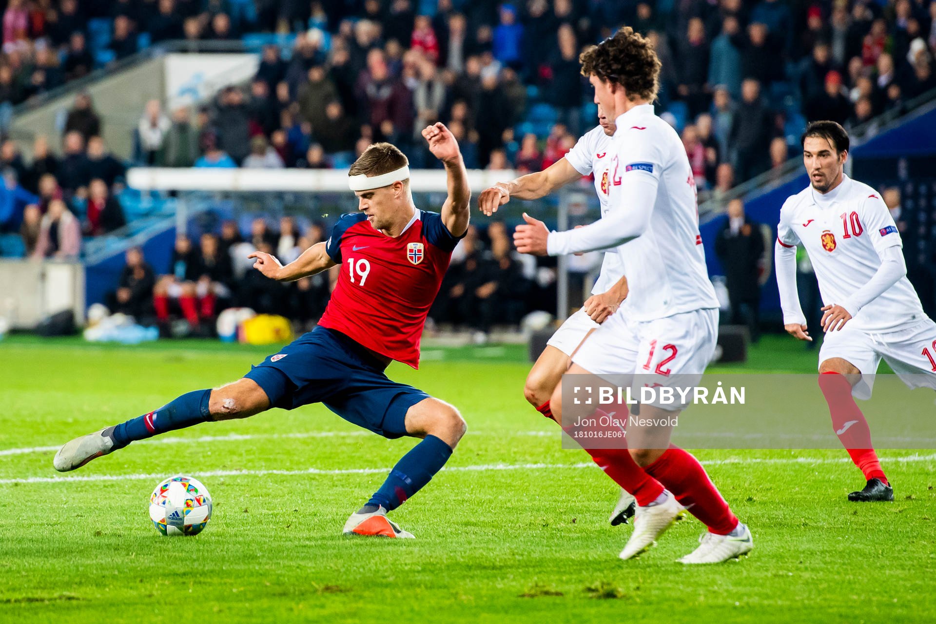 Markus Henriksen of Norway and Bozhidar Kraev of Bulgaria