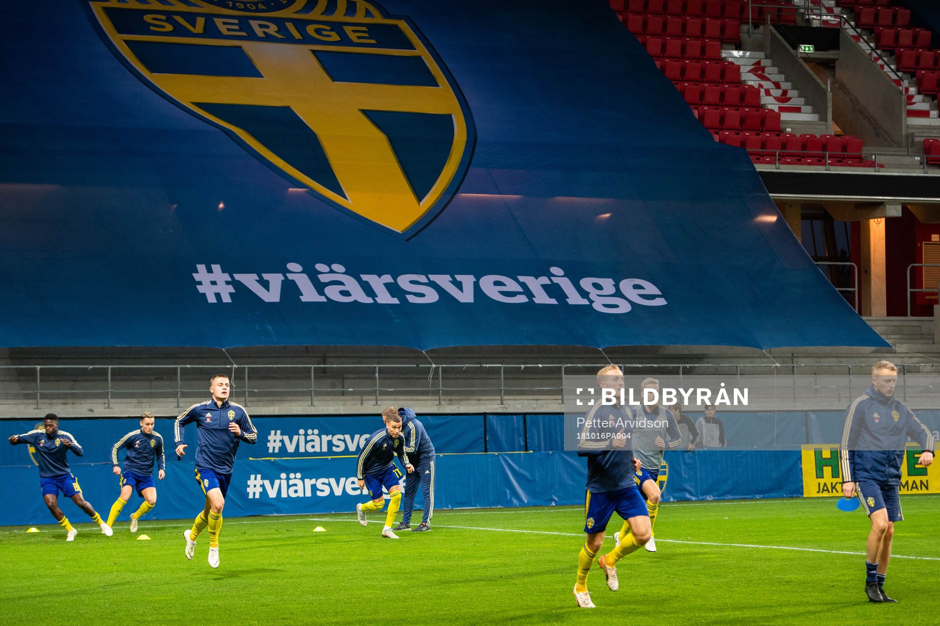 Players of Sweden before the UEFA European Under-21 Qualifier match between Sweden and Belgium on October 16, 2018 in Kalmar.