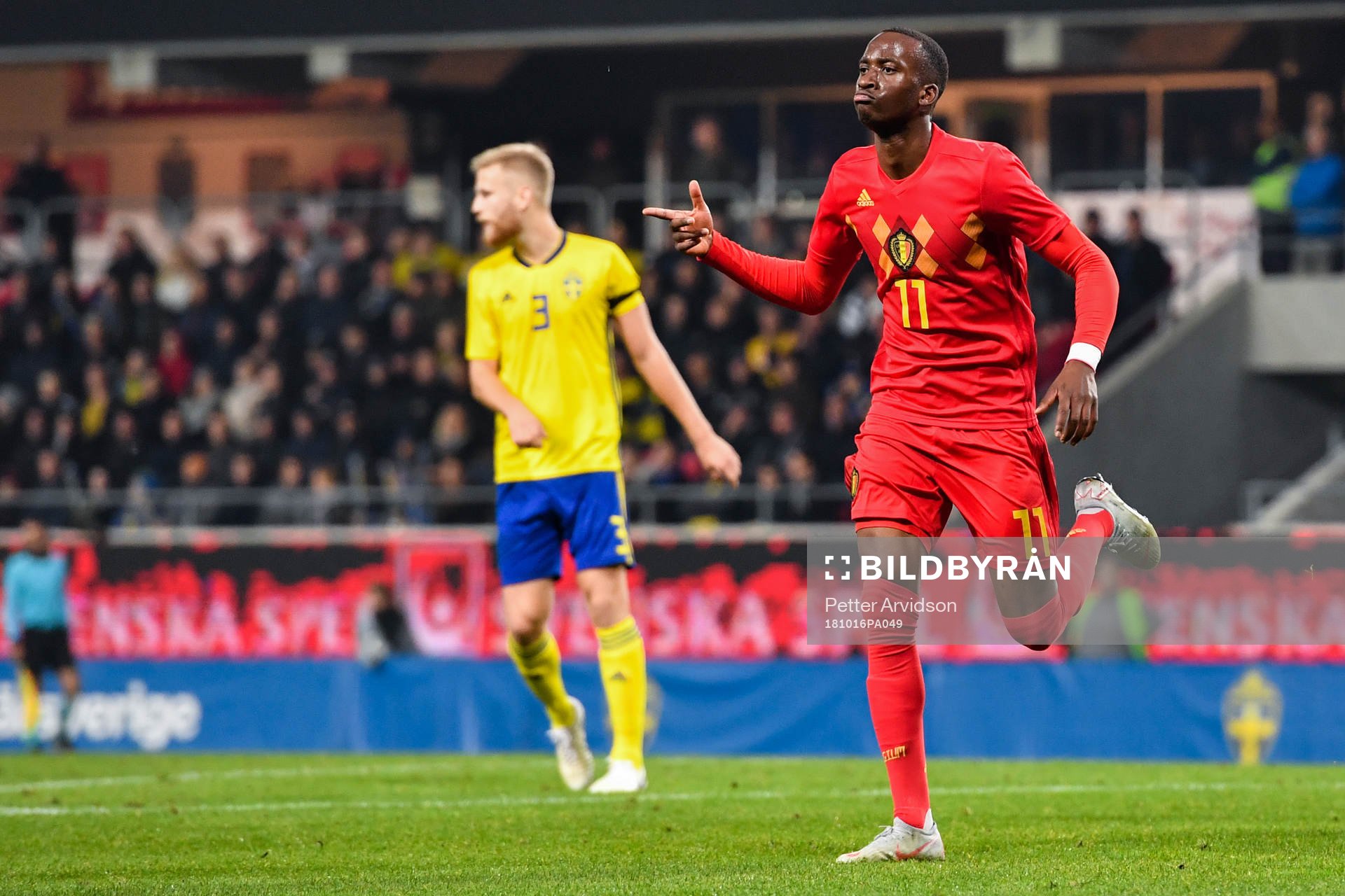 Dodi Lukabakio of Belgium celebrates