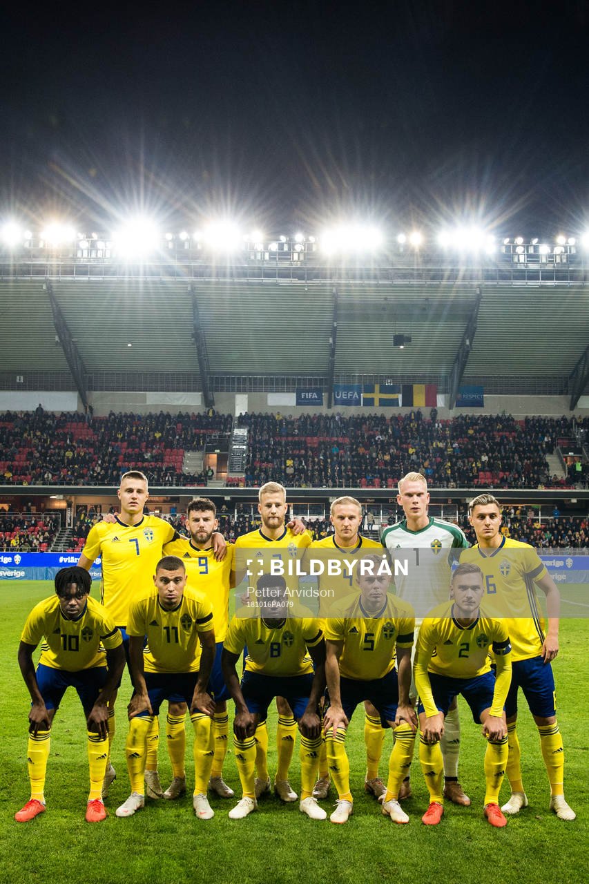 Starting eleven of Sweden, top row from the left, Mattias