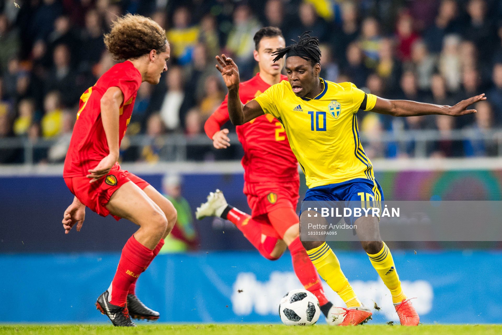 Joel Asoro of Sweden
