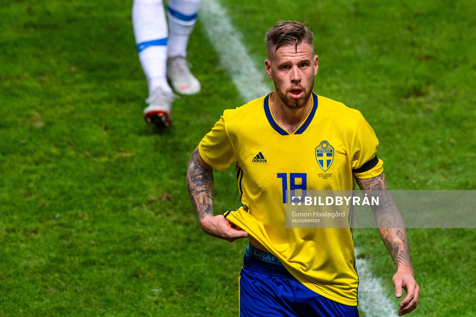 Pontus Jansson of Sweden looks dejected
