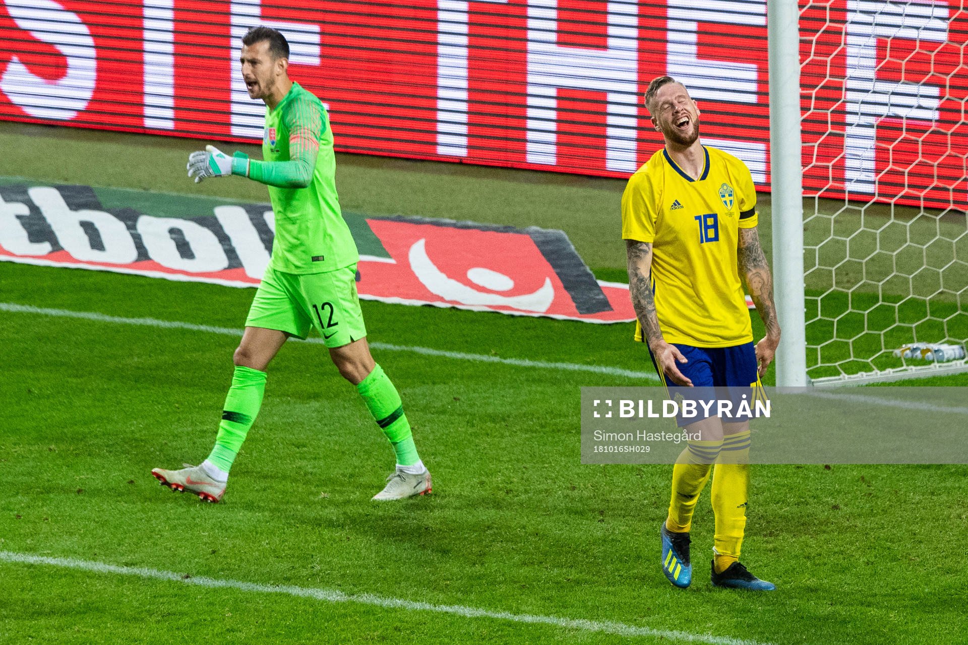 Pontus Jansson of Sweden looks dejected