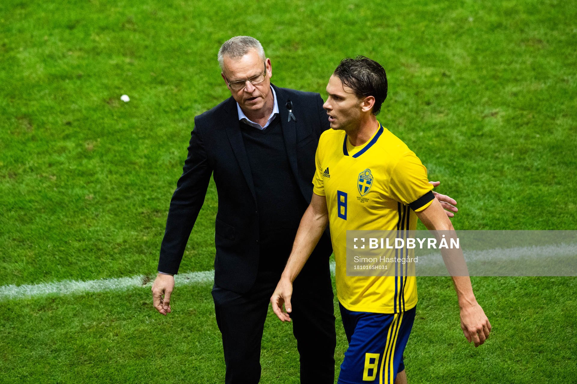 Head coach Janne Andersson and Albin Ekdal of Sweden