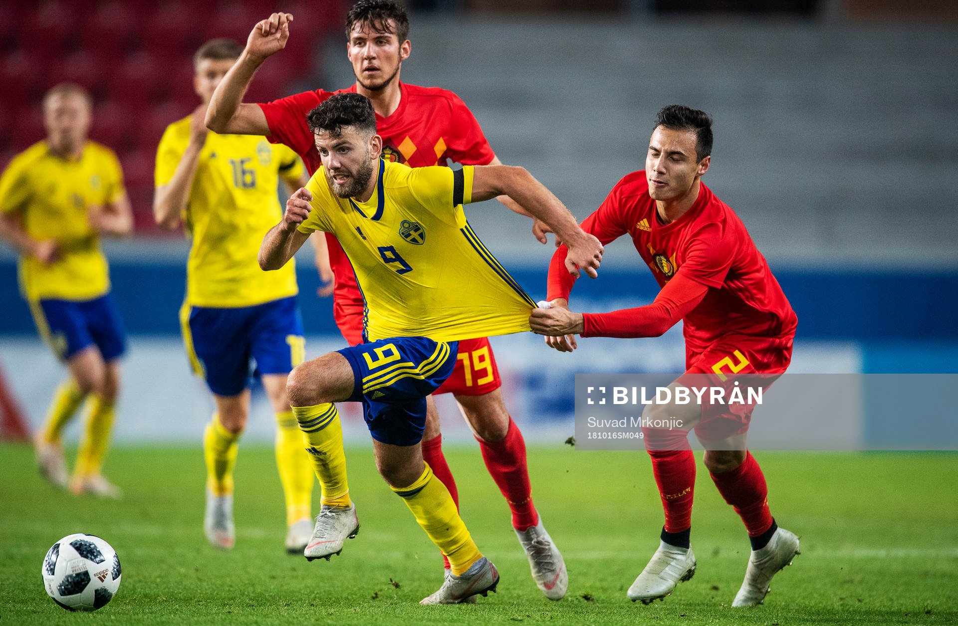 Erdal Rakip of Sweden and Dion Cools of Belgium