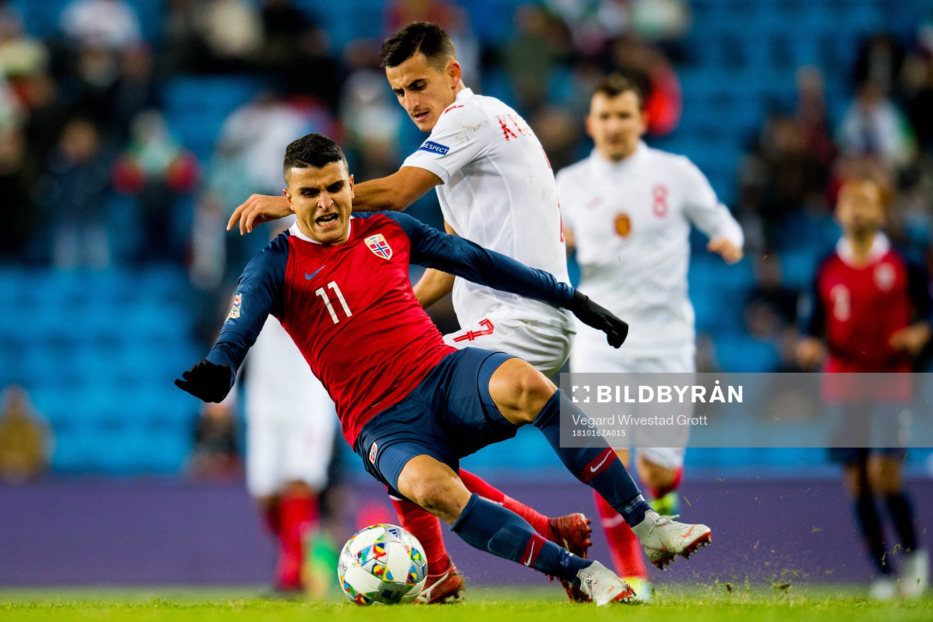Mohamed Elyounoussi of Norway and Georgi Kostadinov of Bulgaria during the Nations League match between Norway and Bulgaria on October 16, 2018 in Oslo.