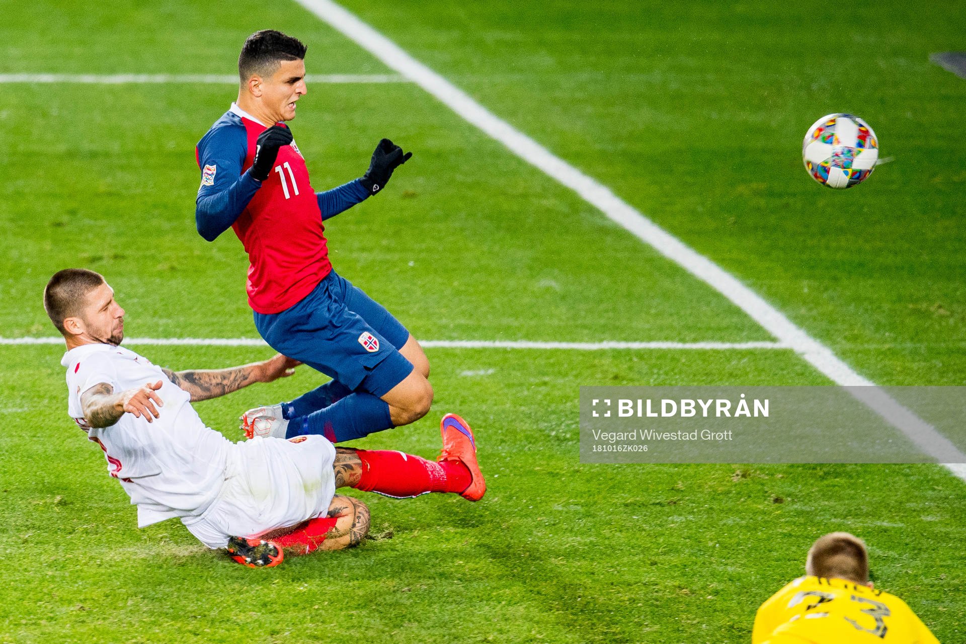 Mohamed Elyounoussi of Norway scores 1-0
