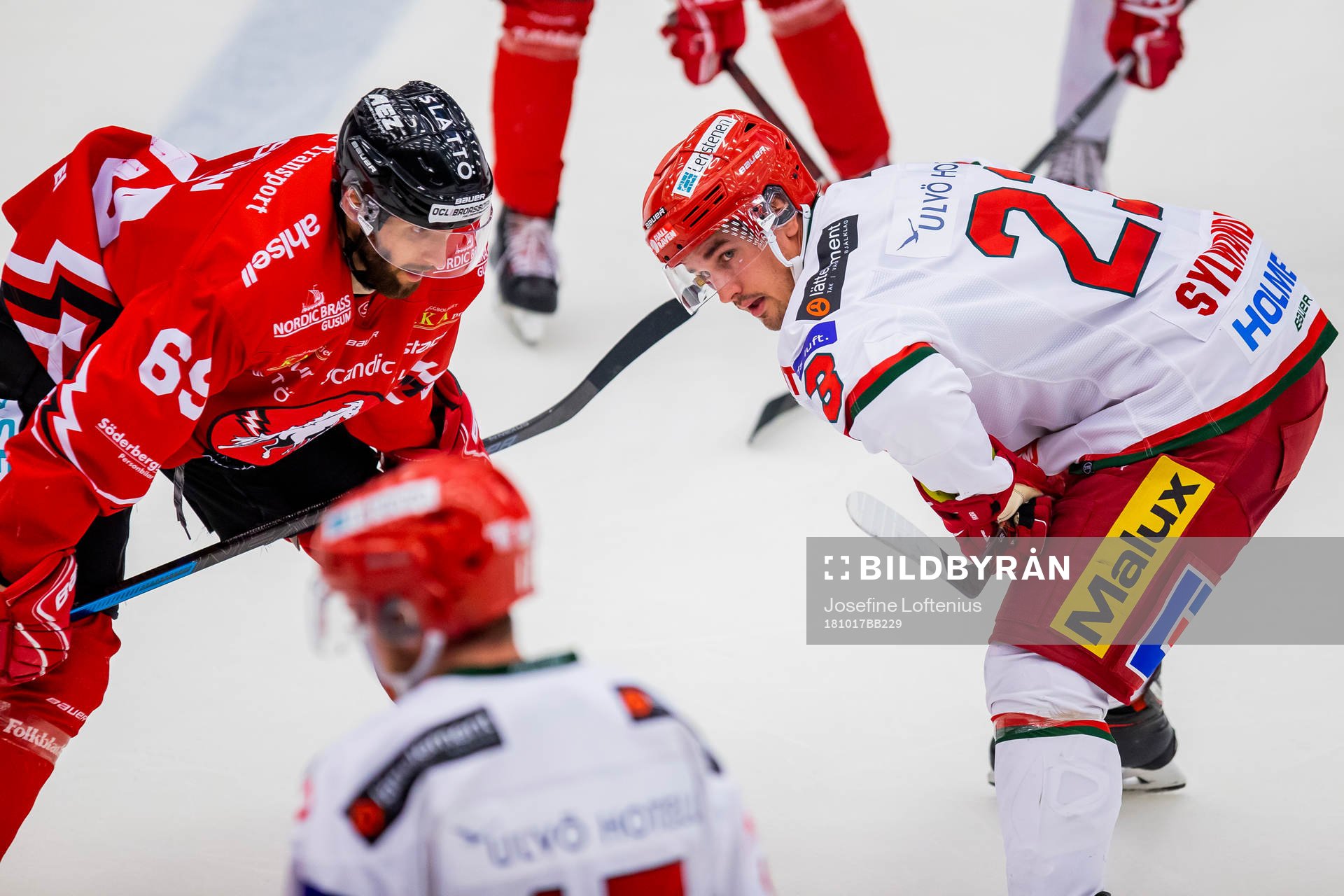 Vita Hästens Emil Eriksson och Modos Daniel Sylwander