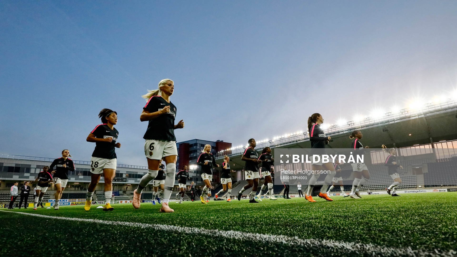 Paris Andrine Hegerberg värmer upp